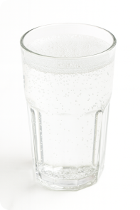 <strong>Agua mineral - Aprox. 300 ml | 0 kcal</strong>