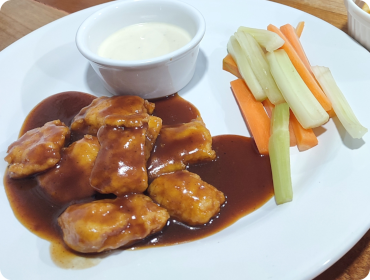 <strong>Boneless Chipotle - Aprox. 500–680 kcal por porción</strong>