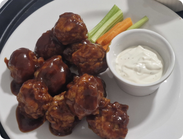 <strong>Boneless BBQ - Aprox. 480–620 kcal por porción</strong>