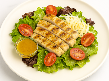 <strong>Ensalada Suprema - Aprox. 320–480 kcal por porción</strong>