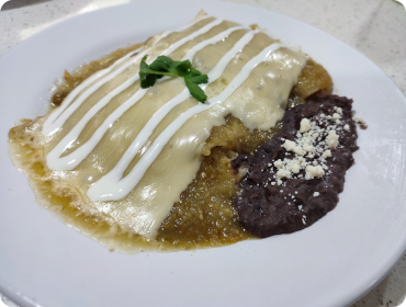 <strong>Enchiladas Suizas - Aprox. 480–550 kcal por porción</strong>