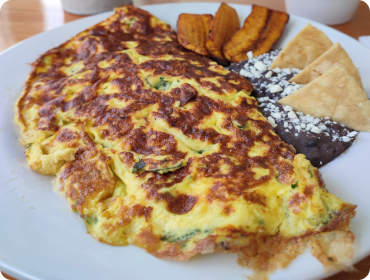 <strong>Omelette Tabasqueño - Aprox. 520–580 kcal por porción</strong>