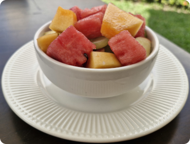 <strong>Plato de frutas - Aprox. 180–250 kcal por porción</strong>