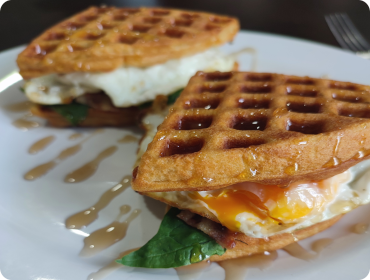 <strong>Wafle Brunch - Aprox. 580–700 kcal por porción</strong>
